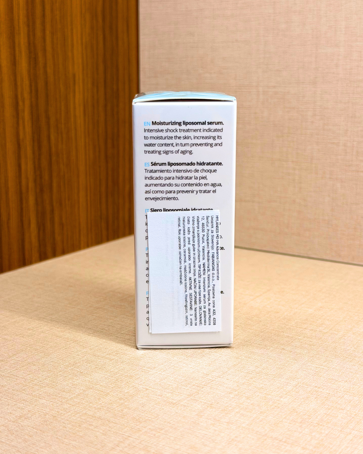 Mediderma Hylanses HA Advance Serum 30 ml – vlažilni serum s hialuronsko kislino – škatla izdelka od spredaj | Dr. Fabjan Cosmetics Slovenija – spletna trgovina kozmetike, za katero stoji največja poliklinika v Sloveniji, Estetika Fabjan