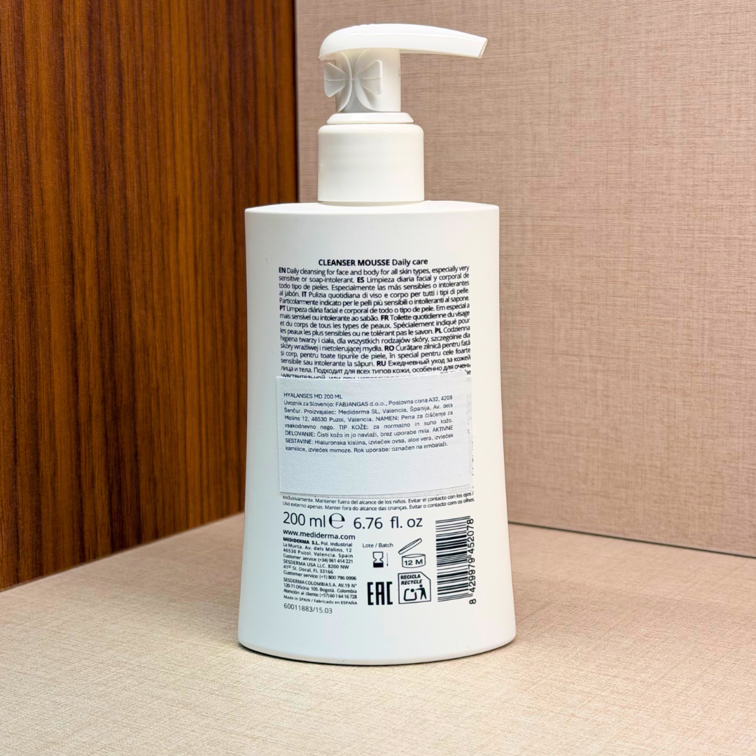 Mediderma Hylanses MD Cleanser Mousse 200 ml – čistilna pena za vse tipe kože – zadnja stran stekleničke z informacijami | Dr. Fabjan Cosmetics Slovenija – spletna trgovina kozmetike, za katero stoji največja poliklinika v Sloveniji, Estetika Fabjan