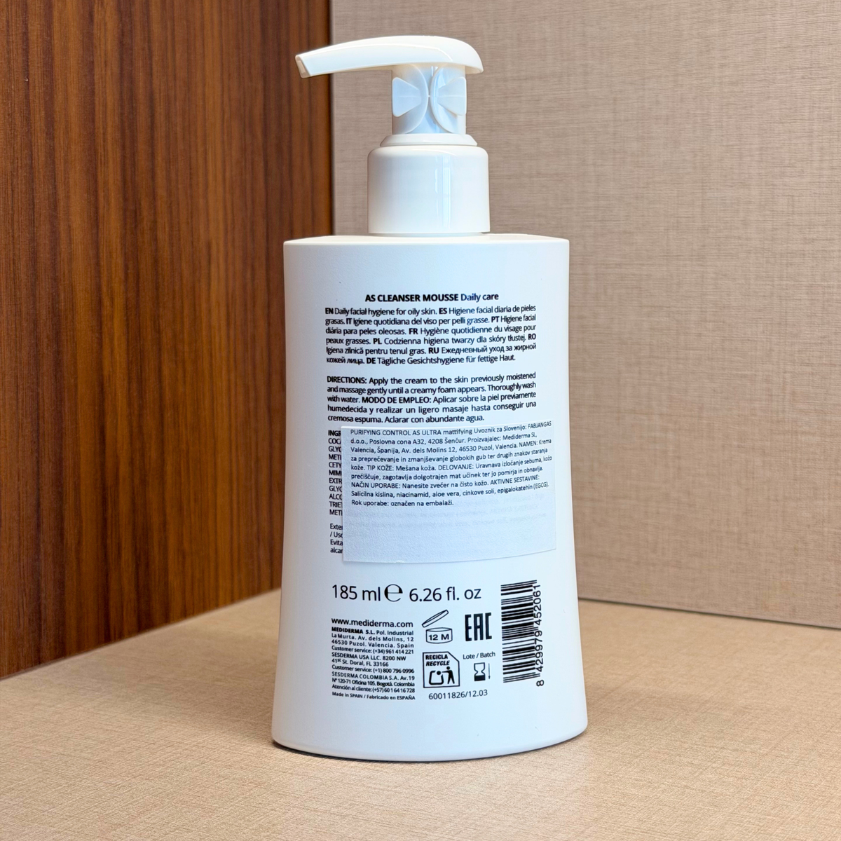 Mediderma Purifying Control AS Cleanser Mousse 185 ml – čistilna pena za mastno kožo – zadnja stran stekleničke z navodili in sestavinami | Dr. Fabjan Cosmetics Slovenija – spletna trgovina kozmetike, za katero stoji največja poliklinika v Sloveniji, Estetika Fabjan