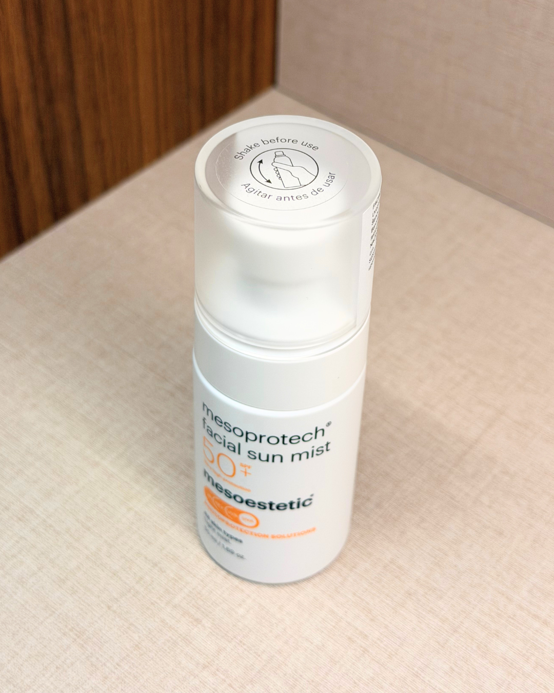 Mesoestetic Mesoprotech Facial Antiaging Sun Mist – zaščitna meglica SPF 50+ – zadnja stran stekleničke z informacijami | Dr. Fabjan Cosmetics Slovenija – spletna trgovina kozmetike, za katero stoji največja poliklinika v Sloveniji, Estetika Fabjan