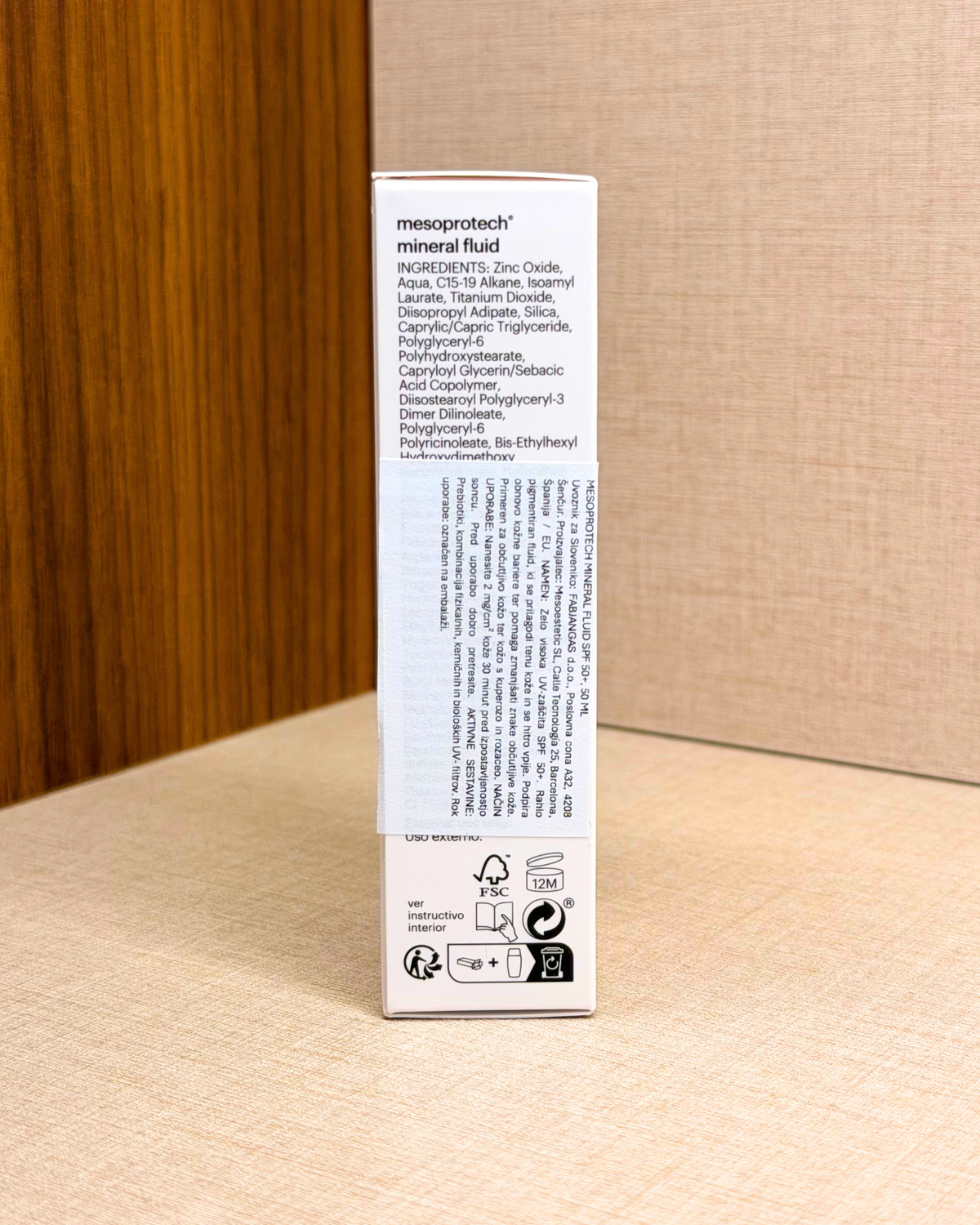 Mesoestetic Mesoprotech Mineral Fluid SPF50+ 50 ml – mineralna zaščita – zadnja stran škatle z besedilom | Dr. Fabjan Cosmetics Slovenija – spletna trgovina kozmetike, za katero stoji največja poliklinika v Sloveniji, Estetika Fabjan