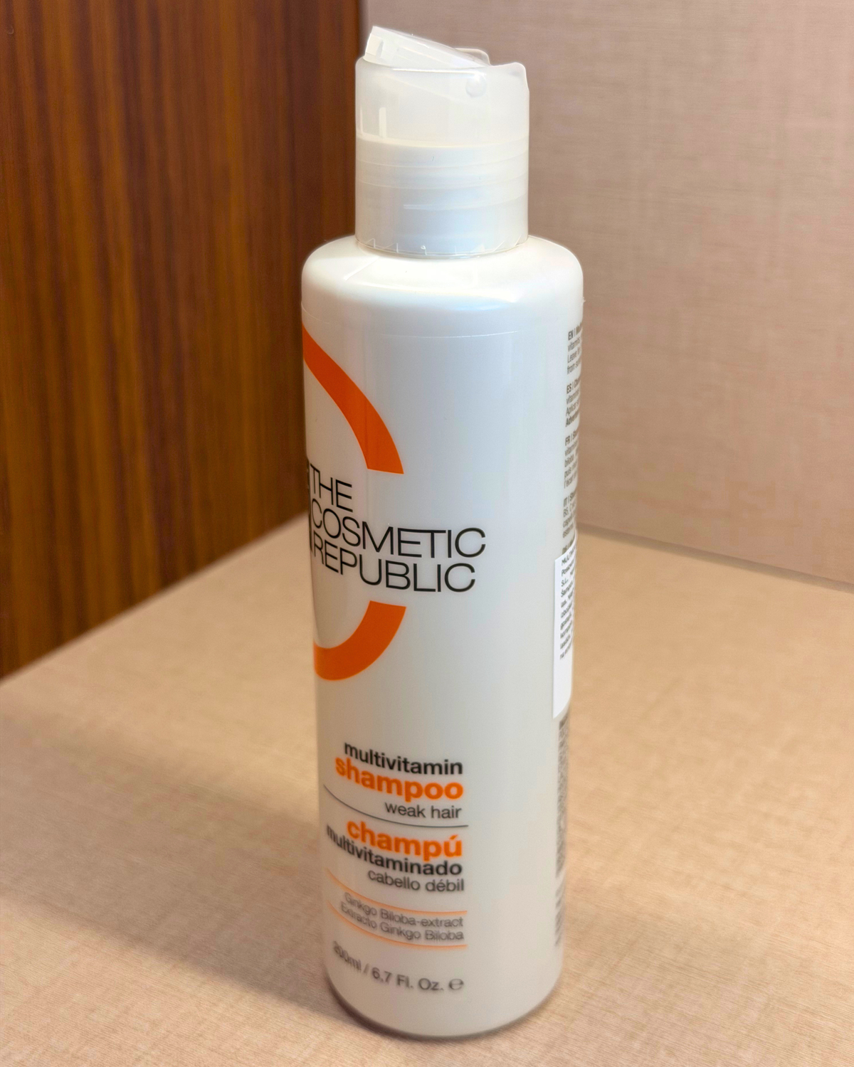 The Cosmetic Republic Multivitamin Shampoo 200 ml – multivitaminski šampon – steklenička izdelka pod kotom | Dr. Fabjan Cosmetics Slovenija – spletna trgovina kozmetike, za katero stoji največja poliklinika v Sloveniji, Estetika Fabjan